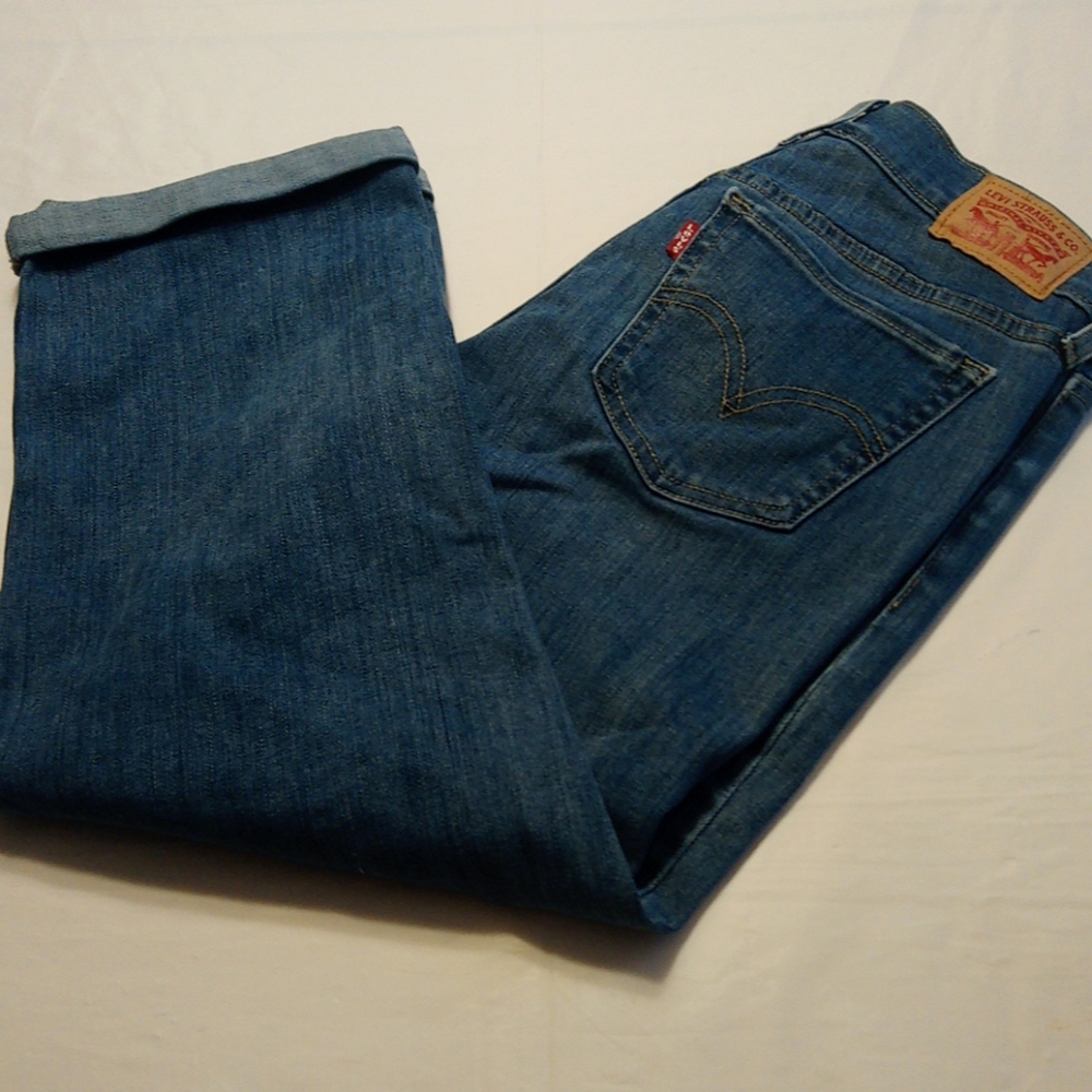 Levi's women's Capri size 27